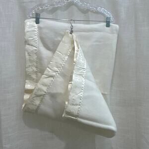 Vtg Quiltex Baby Blanket Wht Fleece Acrylic Satin Jacquard Border Trim USA 90’s